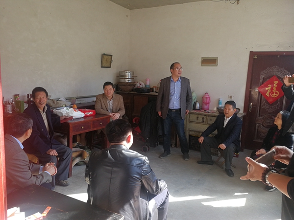1603099233528001.jpg 03集团公司领导班子到赵家庄村进行精准扶贫调研.jpg